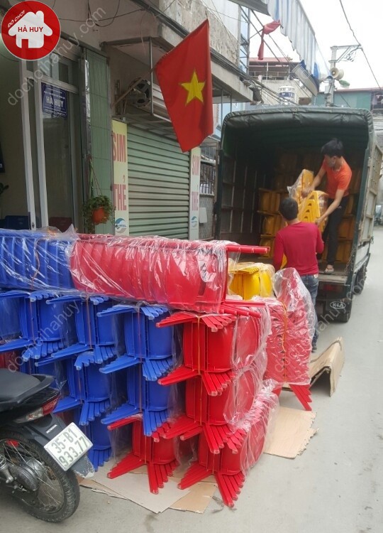 Cơ sở sản xuất ghế mầm non chất lượng cao Hà Huy Ghe-nhua-duc-chu-a-2