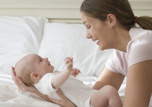 4 cách chăm sóc cho trẻ sơ sinh cho mẹ bầu có con lần đầu