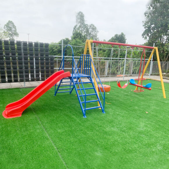 xich-du-3-kem-cau-truot-don-hb4-015-00 Xích đu trẻ em ngoài trời 3 chỗ kèm cầu trượt đơn HB4-015