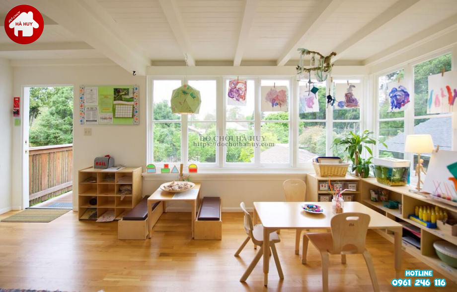 Chọn bàn ghế mầm non phù hợp với không gian lớp học montessori