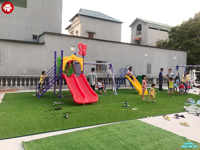 Lắp đặt đồ chơi ngoài trời cho sân chơi trẻ em tại Đông Anh, Hà Nội