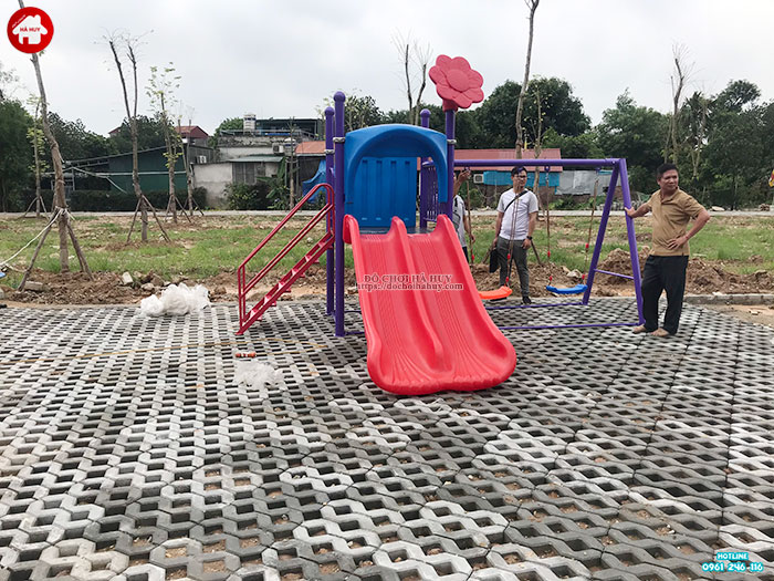 Lắp đặt đồ chơi ngoài trời cho sân chơi trẻ em tại Đông Anh, Hà Nội