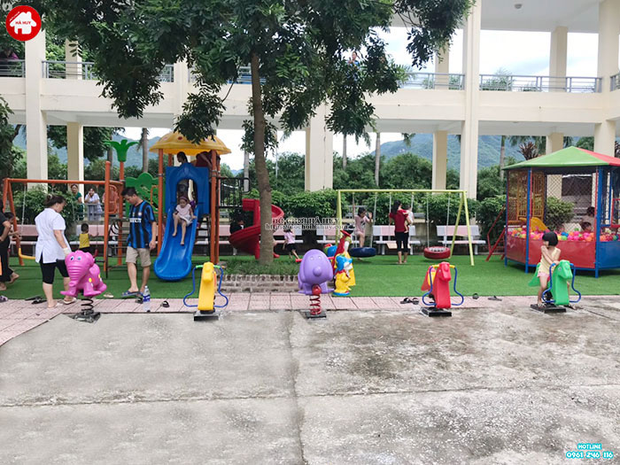 Sân chơi trẻ em ngoài trời tại bệnh viên KVC-015