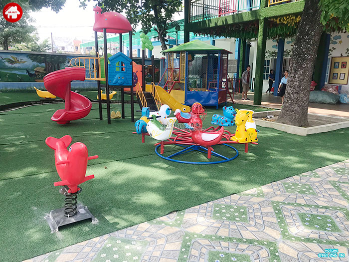 Lắp đặt đồ chơi ngoài trời cho sân chơi trẻ em trường mầm non tại Thanh Hóa