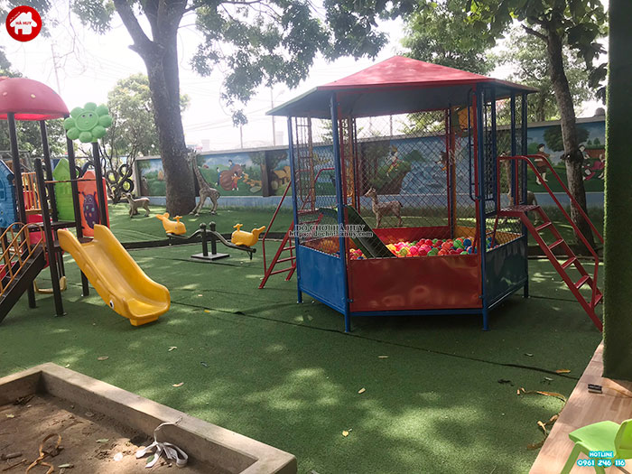 Lắp đặt đồ chơi ngoài trời cho sân chơi trẻ em trường mầm non tại Thanh Hóa