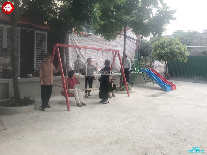 Thi công lắp đặt sân chơi ngoài trời trẻ em cho khách hàng tại Hà Nội