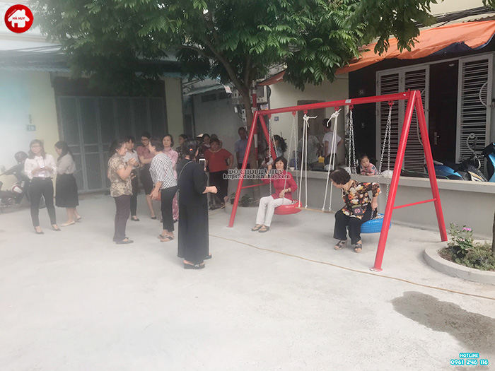 Thi công lắp đặt sân chơi ngoài trời trẻ em cho khách hàng tại Hà Nội