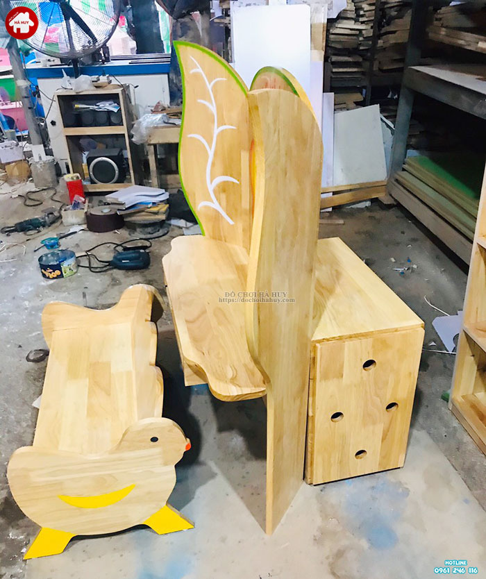 Bộ bàn ghế Kidsmart cho bé gỗ tự nhiên HC1-015