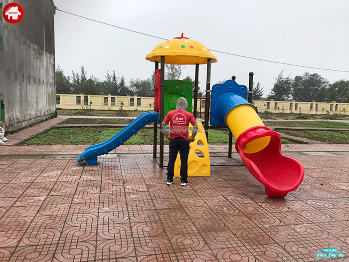 Thi công lắp đặt sân chơi ngoài trời cho bé trường mầm non tại Hà Tĩnh