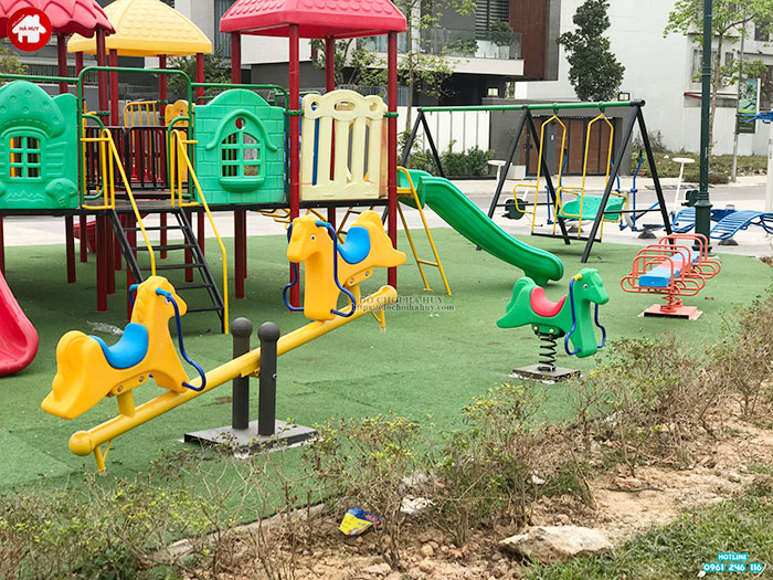 Thi công sân chơi trẻ em ngoài trời cho khu đô thị tại Hà Nội