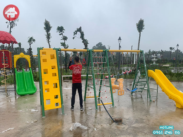 Thi công sân chơi trẻ em ngoài trời cho công viên tại Bắc Giang
