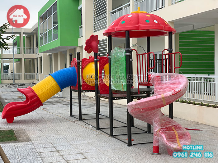 Thi công lắp đặt siêu công trình sân chơi trẻ em cho trường mầm non tại Đông Anh