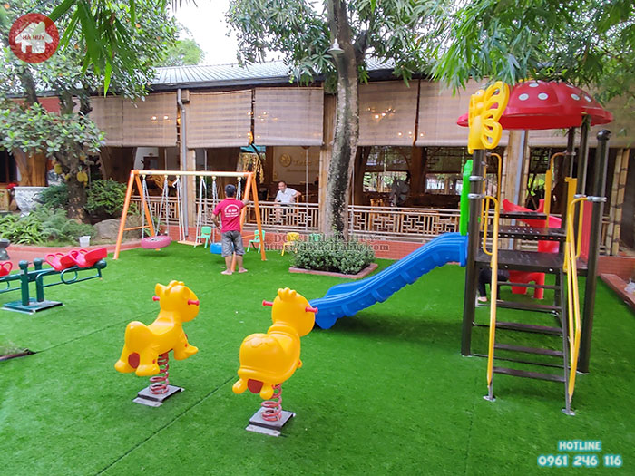 Công trình thi công lắp đặt sân chơi trẻ em ngoài trời cho nhà hàng tại Bắc Ninh