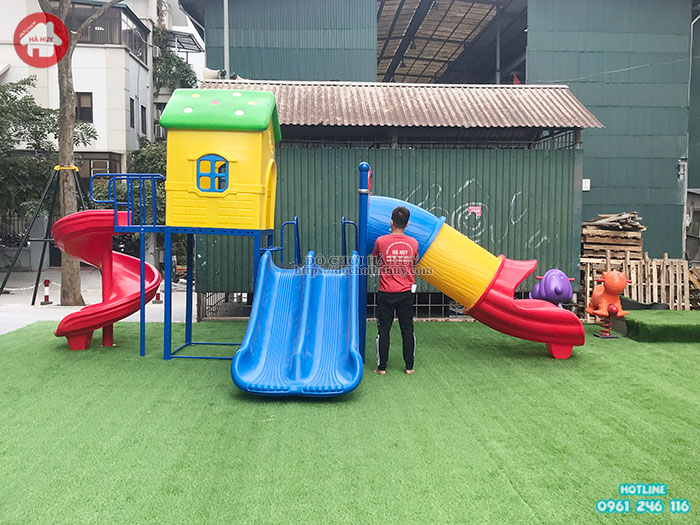 Lắt đặt sân chơi trẻ em ngoài trời cho khu biệt thự tại Dịch Vọng – Hà Nội