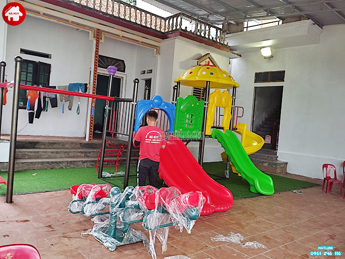 Lắp đặt sân chơi ngoài trời trẻ em tại gia đình chị Mai ở Bắc Giang