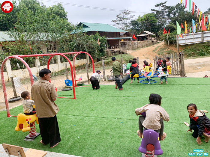 Lắp đặt sân chơi ngoài trời trường mầm non tại Mường Lát - Thanh Hóa