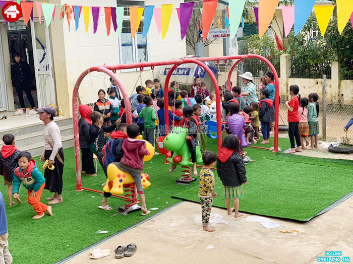 Lắp đặt sân chơi ngoài trời trường mầm non tại Mường Lát - Thanh Hóa