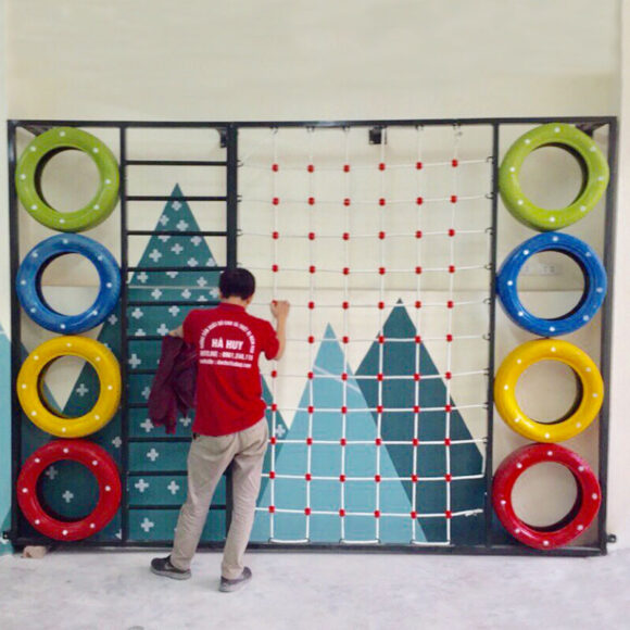 Thang leo áp tường HE2-011