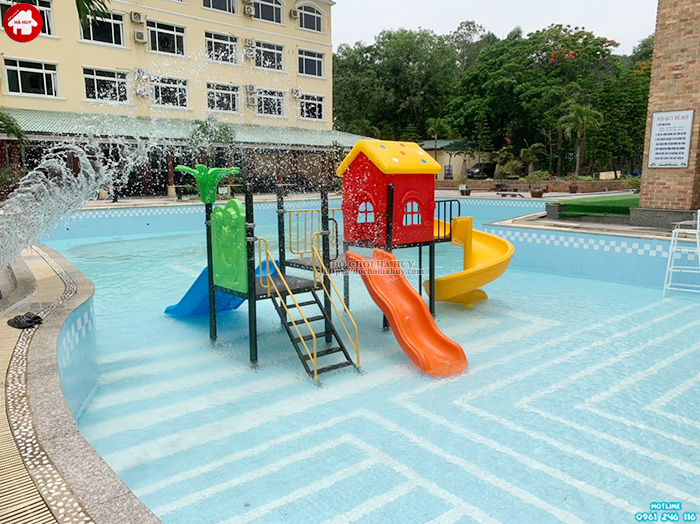 Công trình: Lắp đặt cầu trượt bể bơi cho khách hàng tại Sầm Sơn, Thanh Hóa