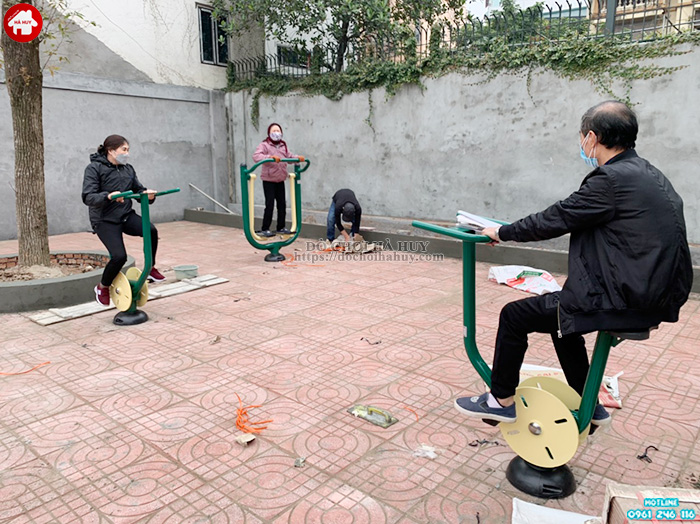 Lắp đặt thiết bị thể dục thể thao ngoài trời cho sân nhà văn hóa xã phường
