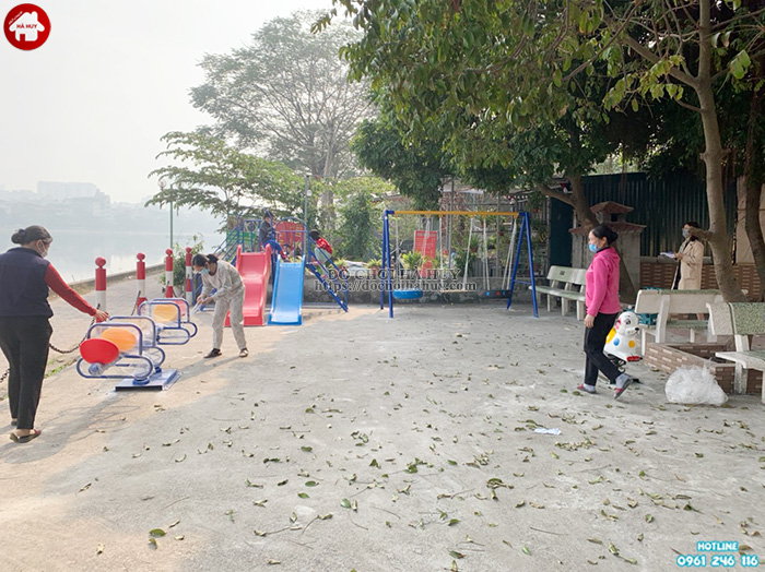 Lắp đặt đồ chơi ngoài trời trẻ em cho sân chơi tập thể tại Hoàng Mai, Hà Nội