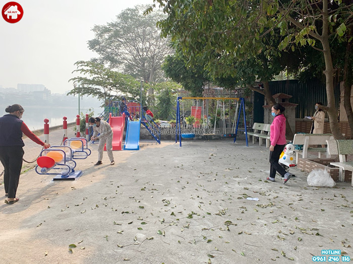 Lắp đặt đồ chơi ngoài trời trẻ em cho sân chơi tập thể tại Hoàng Mai, Hà Nội