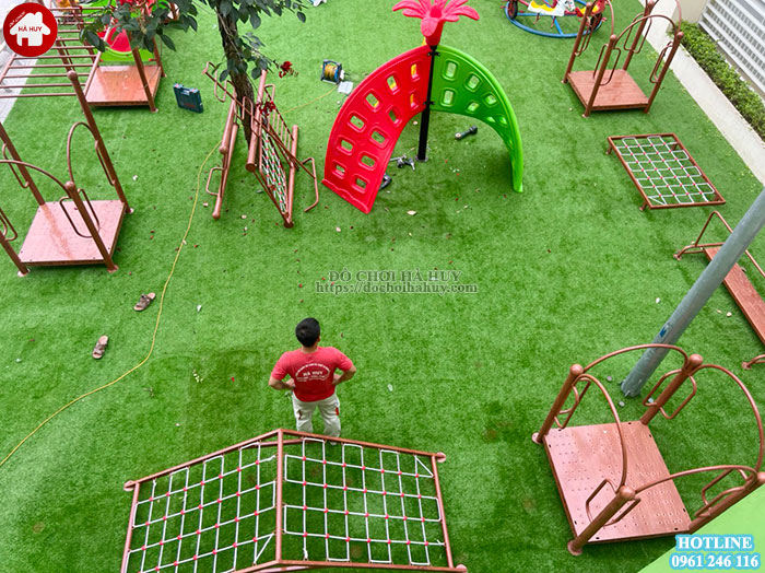 Lắp đặt 1 góc sân chơi trẻ em cho trường mầm non tại Sơn Tây, Hà Nội