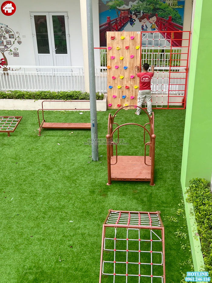 Lắp đặt 1 góc sân chơi trẻ em cho trường mầm non tại Sơn Tây, Hà Nội
