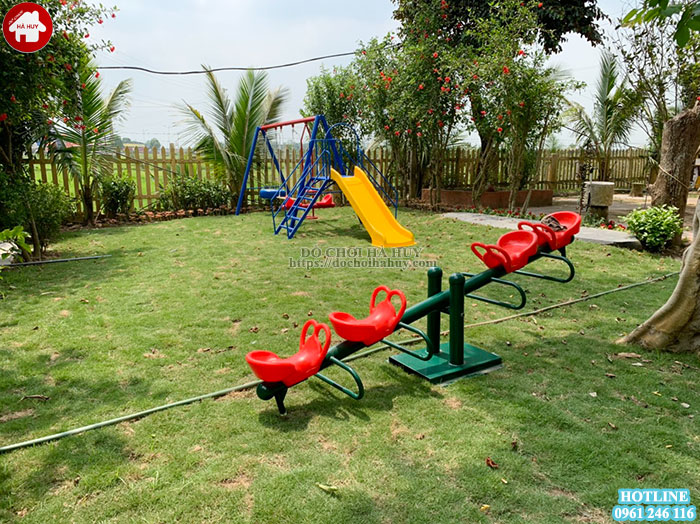 Lắp đặt đồ chơi ngoài trời tại sân vườn cho gia đình anh Tuấn tại Thanh Hóa