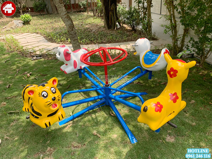 Lắp đặt đồ chơi ngoài trời tại sân vườn cho gia đình anh Tuấn tại Thanh Hóa