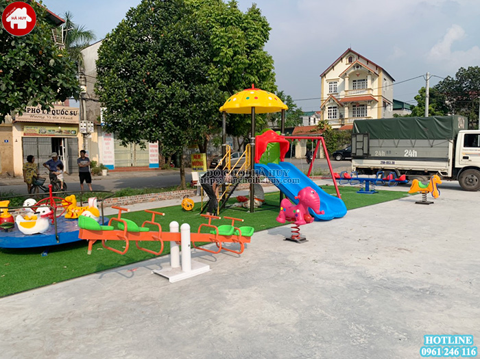 Thi công đồ chơi ngoài trời cho sân chơi trẻ em khu dân cư tại Gia Lâm, Hà Nội