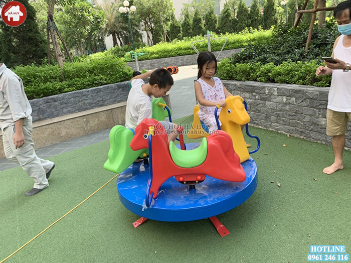 Thi công lắp đặt sân chơi trẻ em cho sân chung cư tại Hà Nội