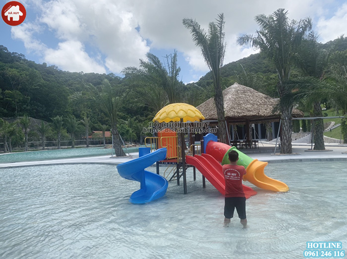 Lắp đặt cầu trượt hồ bơi cho Resort nghỉ dưỡng tại Quảng Ninh